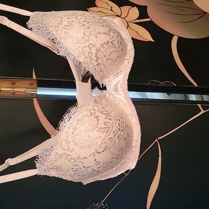 Four Victoria Secret bras size 36C, 38C